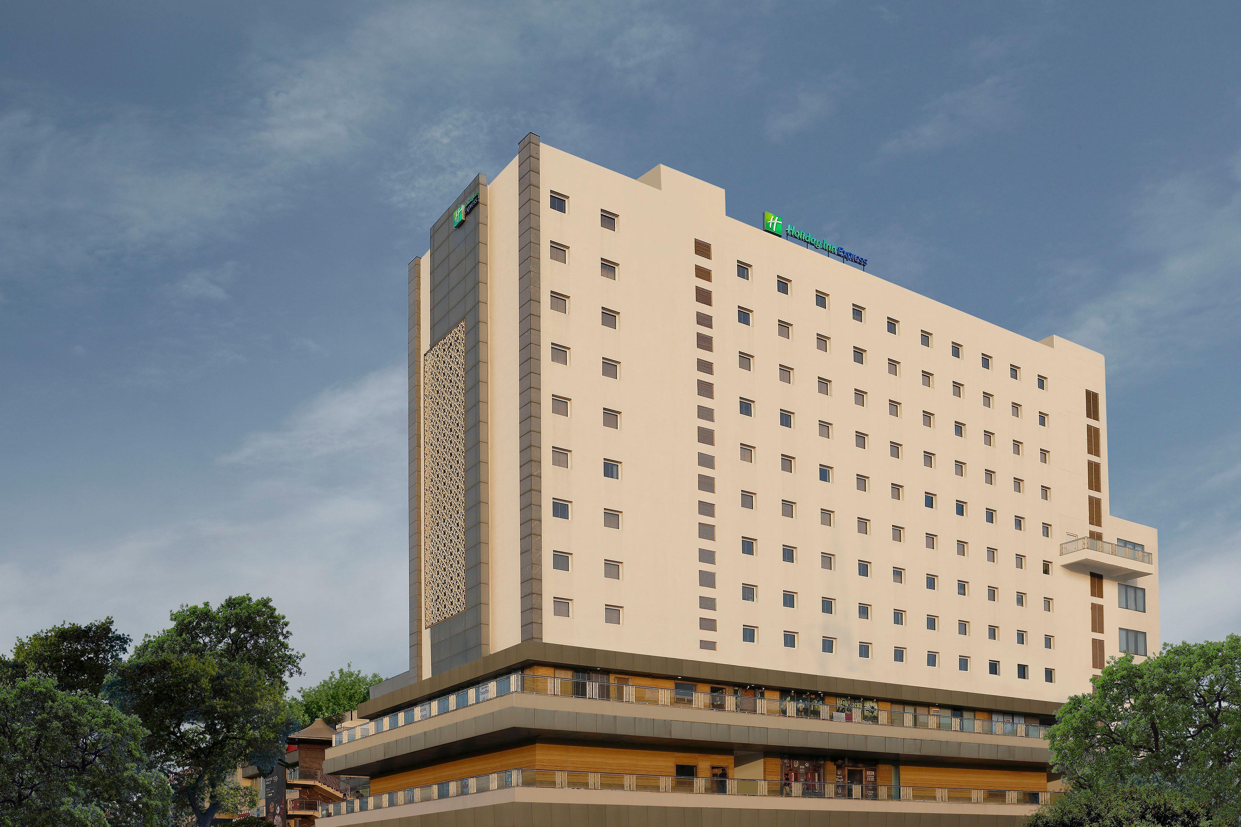 Holiday Inn Express Gurugram Sector 50, An Ihg Hotel Gurgaon Exterior foto