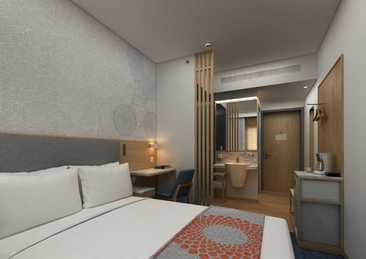 Holiday Inn Express Gurugram Sector 50 By Ihg Gurgaon Exterior foto